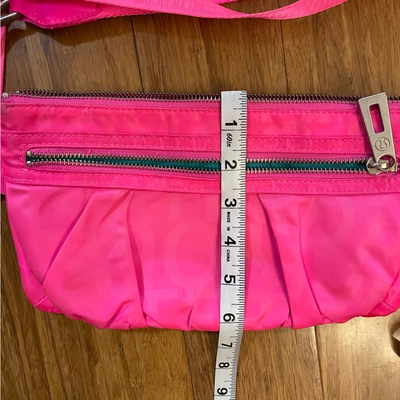 Lululemon Travel Pooch - Pink - Picture 7 of 9
